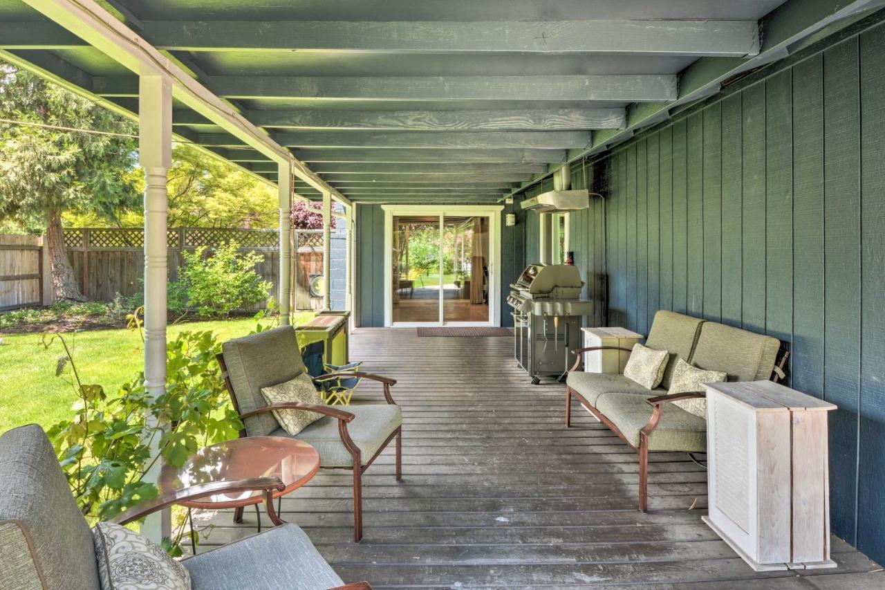 Central Medford Family Retreat With Large Yard! Exterior foto